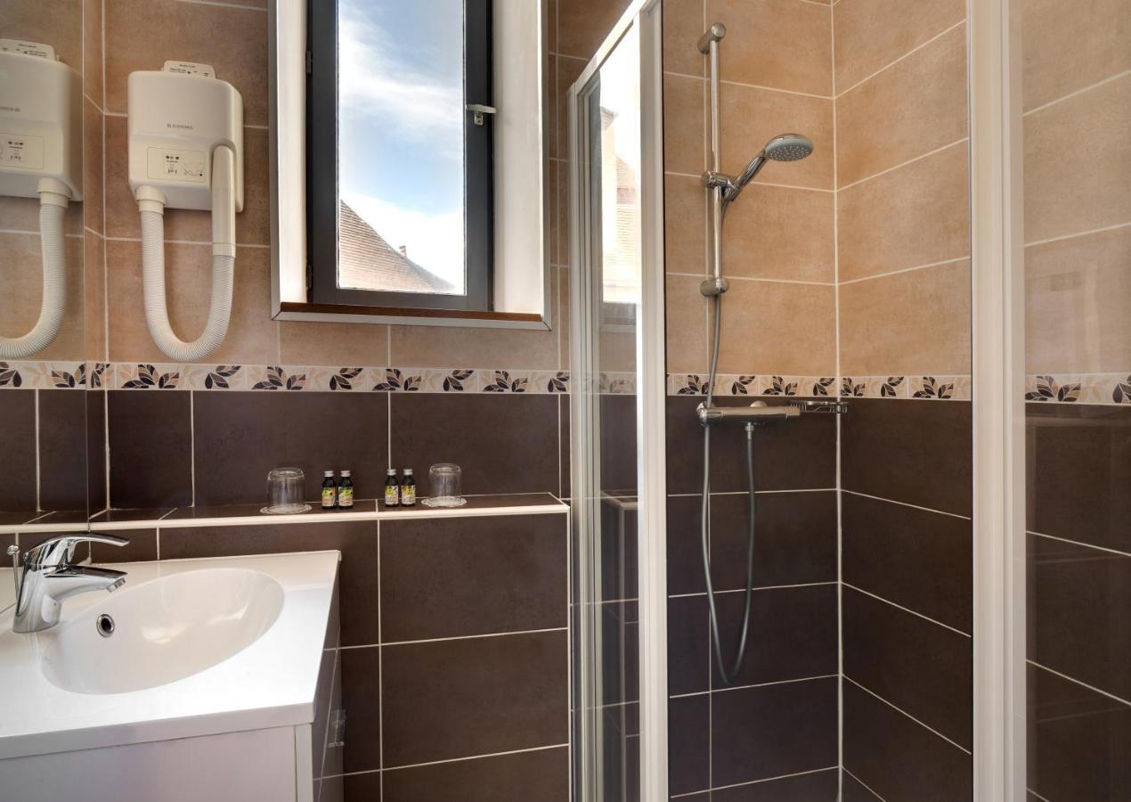 Hotel De France Montmarault Εξωτερικό φωτογραφία